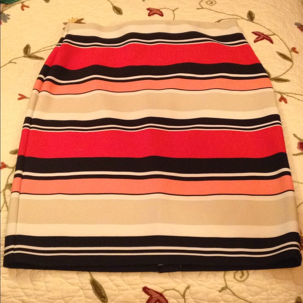 Stretchy Pencil Skirt